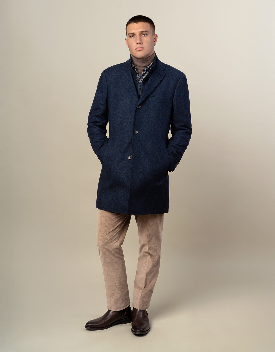 Ollie is 186cm wearing size M Regular