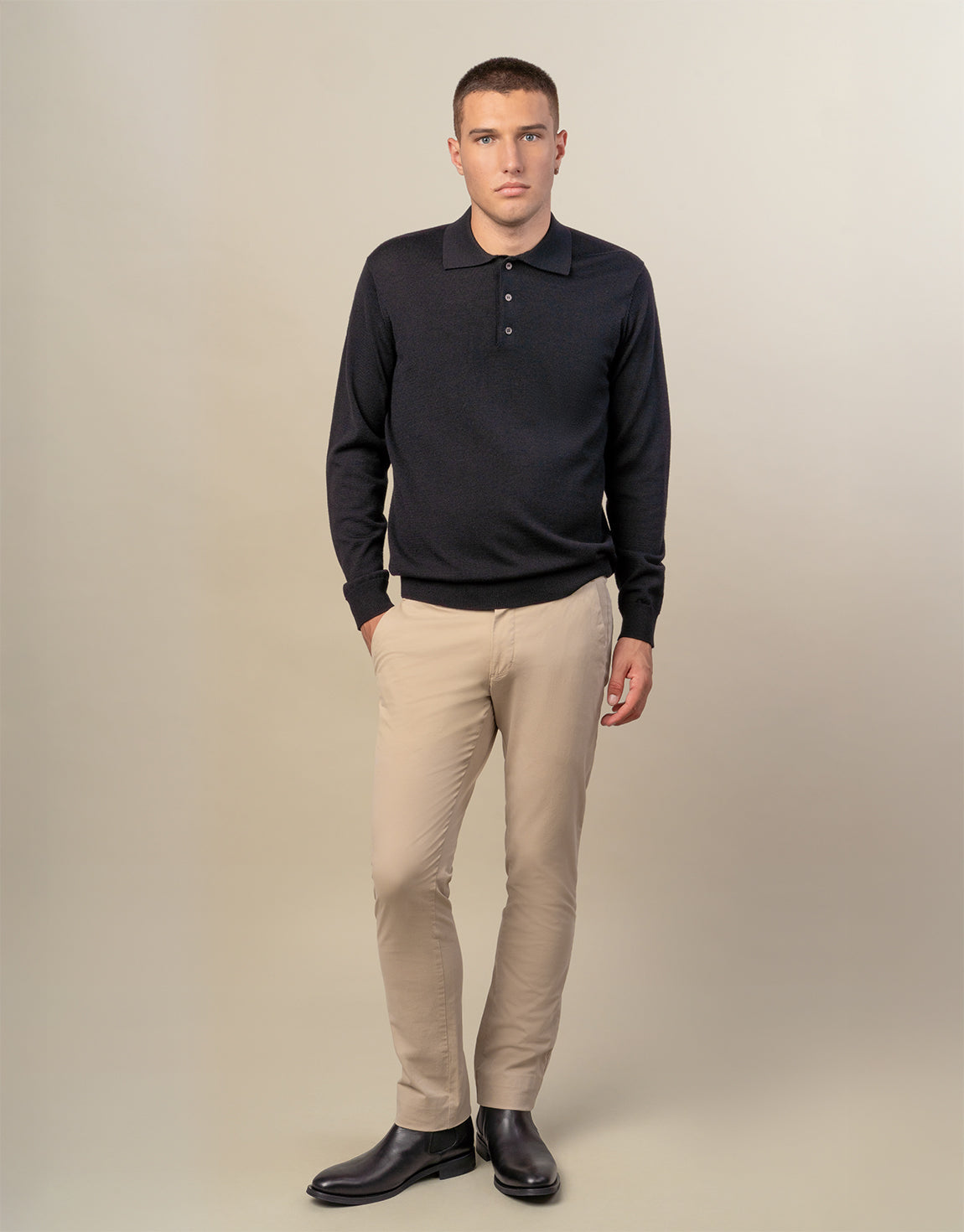 Ollie is 186cm wearing size 33