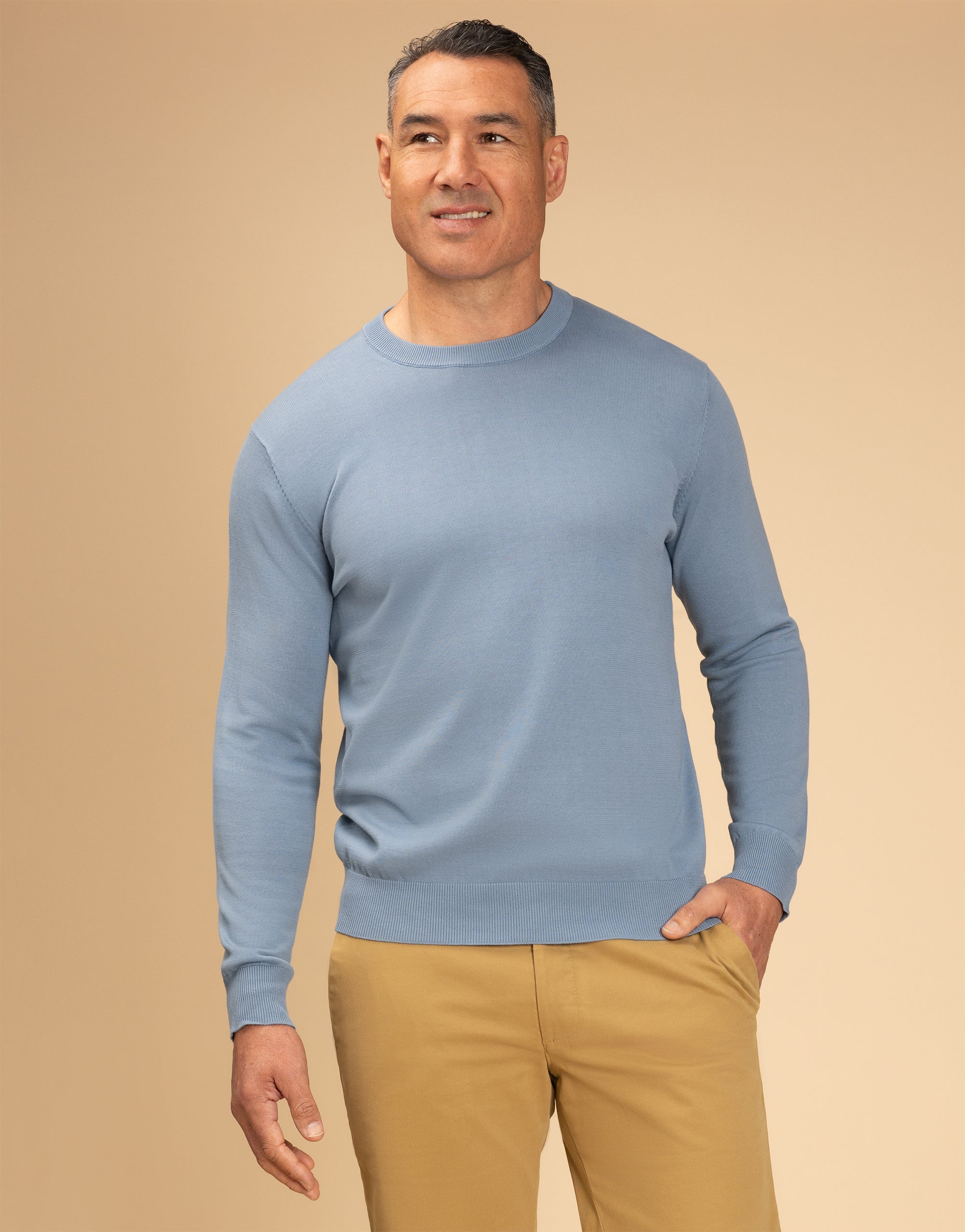 Scott is 191cm wearing size XL