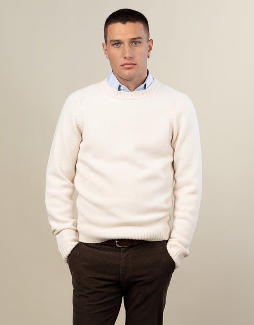 Ollie is 186cm wearing size M