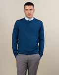 Ollie is 186cm wearing size M