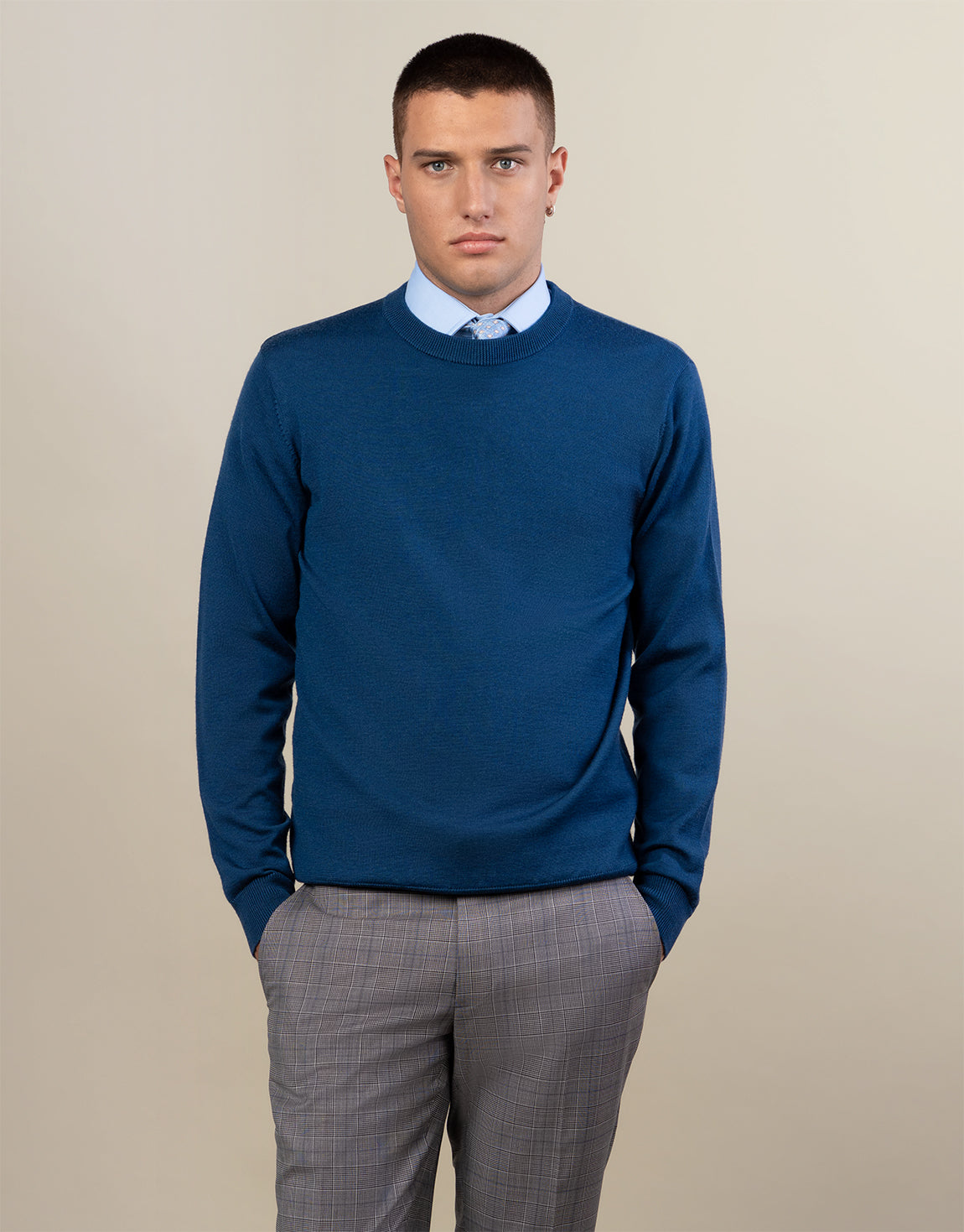 Ollie is 186cm wearing size M