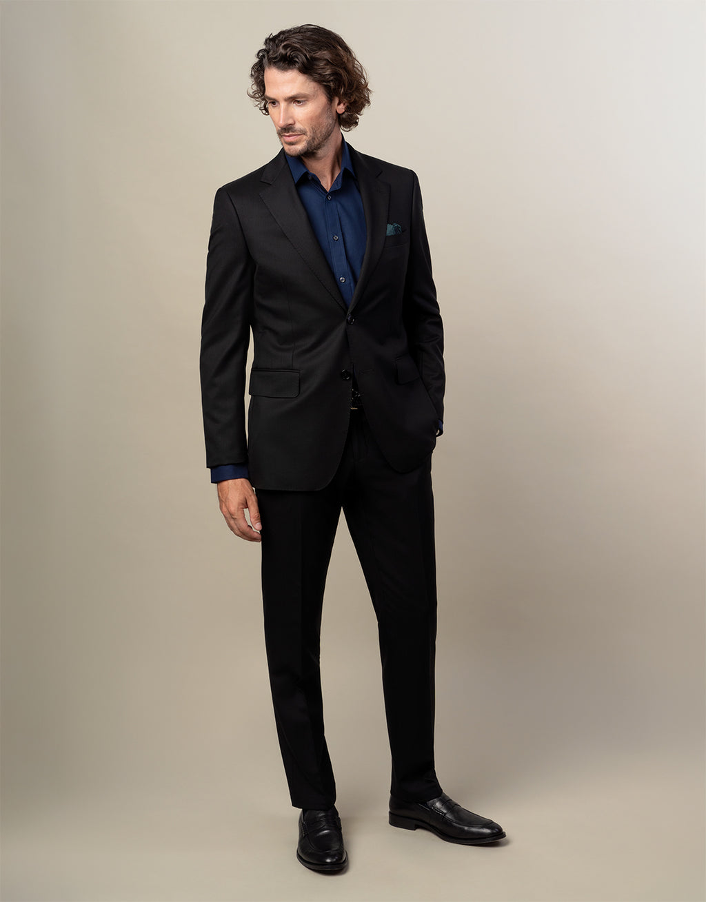 Tom is 185cm wearing size 96 Regular jacket & 84 trouser