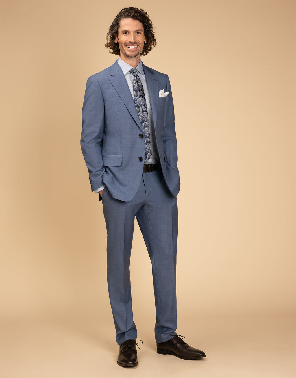 Tom is 185cm wearing size 96 Regular jacket & 84 trouser