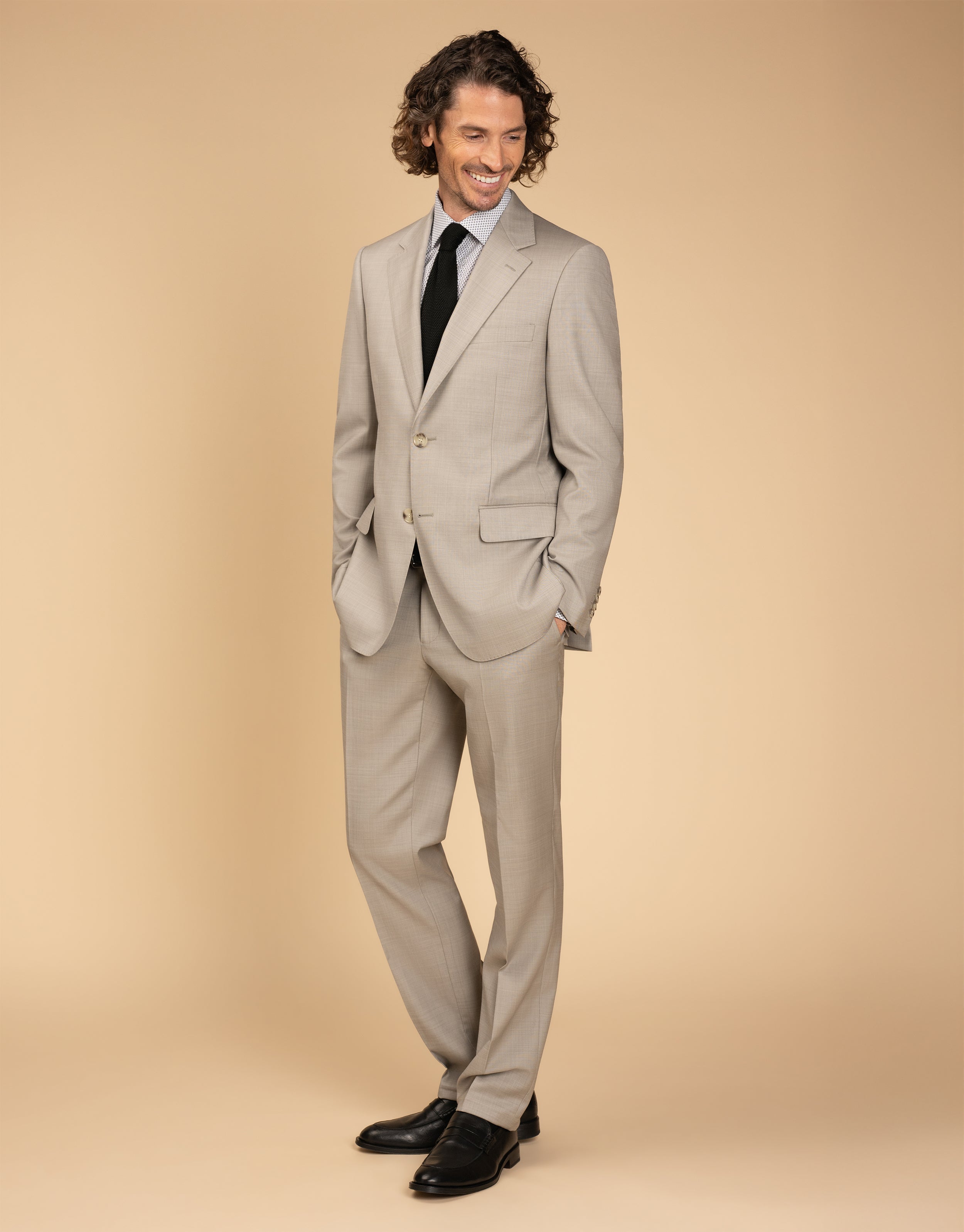 Tom is 185cm wearing size 96 Regular jacket & 84 trouser