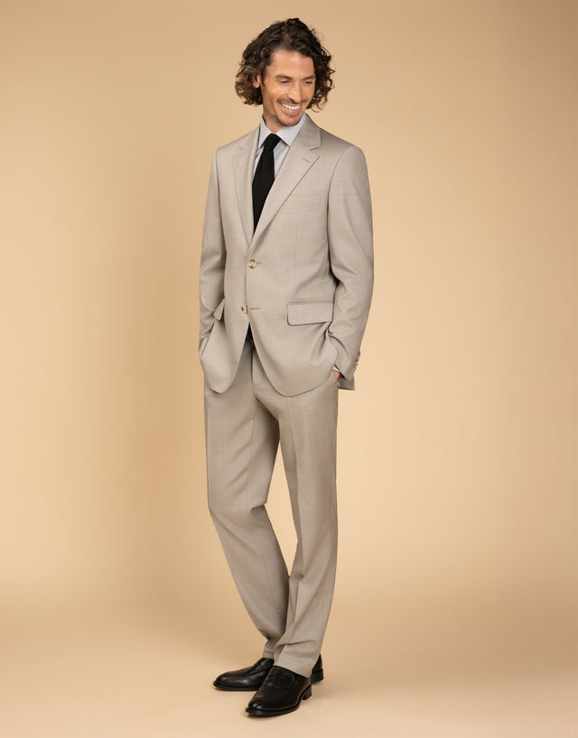Tom is 185cm wearing size 96 Regular jacket & 84 trouser