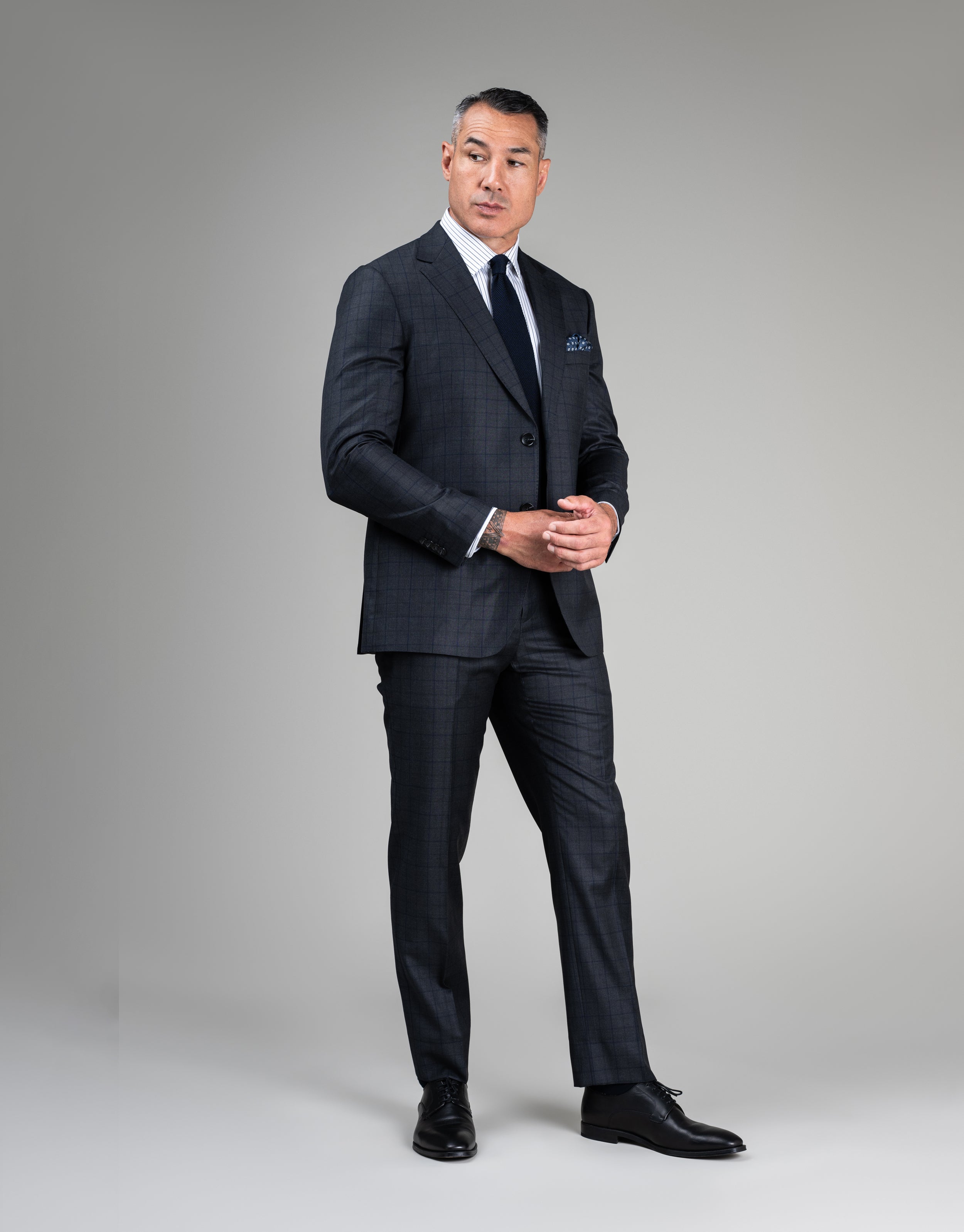 Scott is 191cm wearing size 112 Tall jacket & 92 trouser