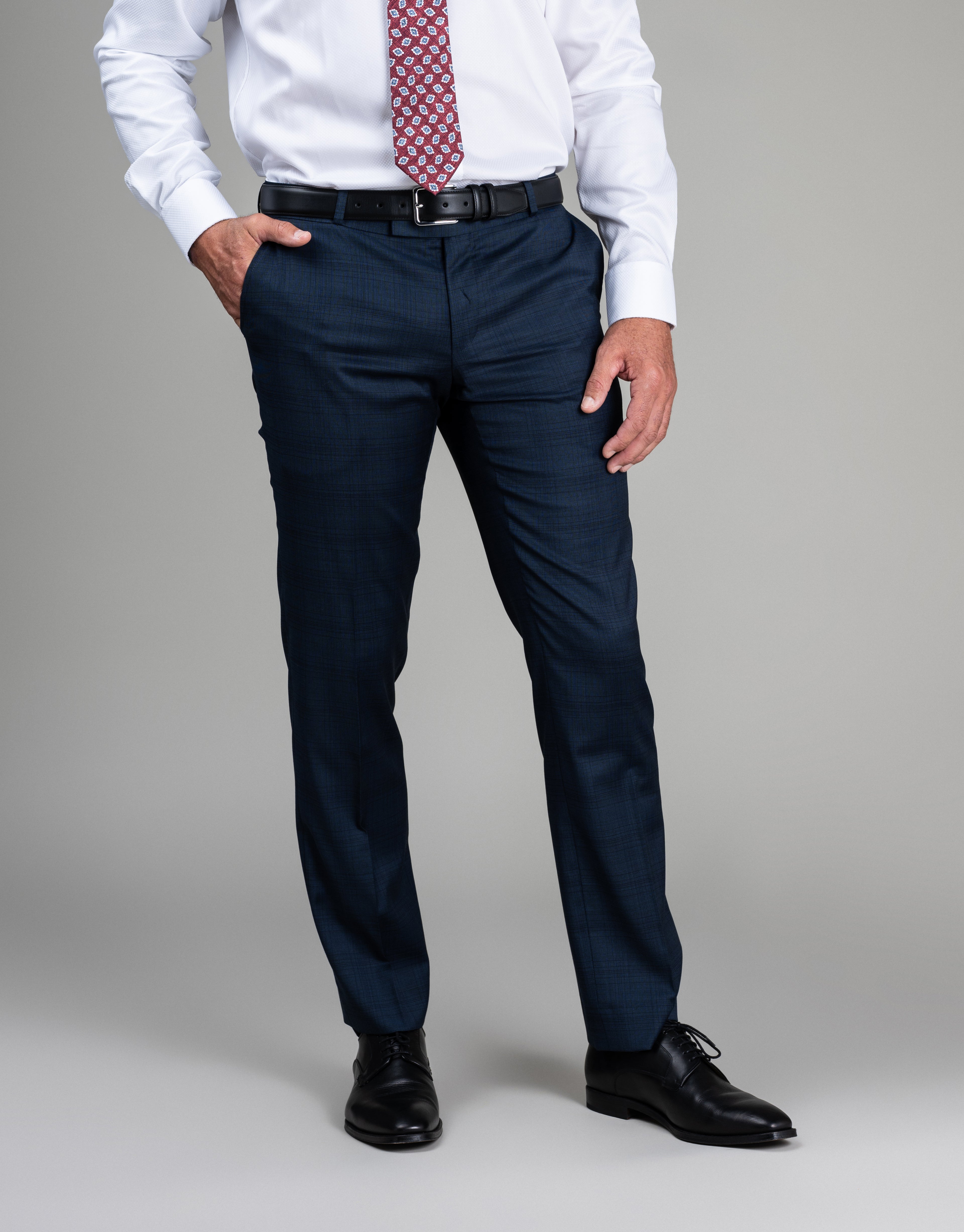 Scott is 191cm wearing size 92