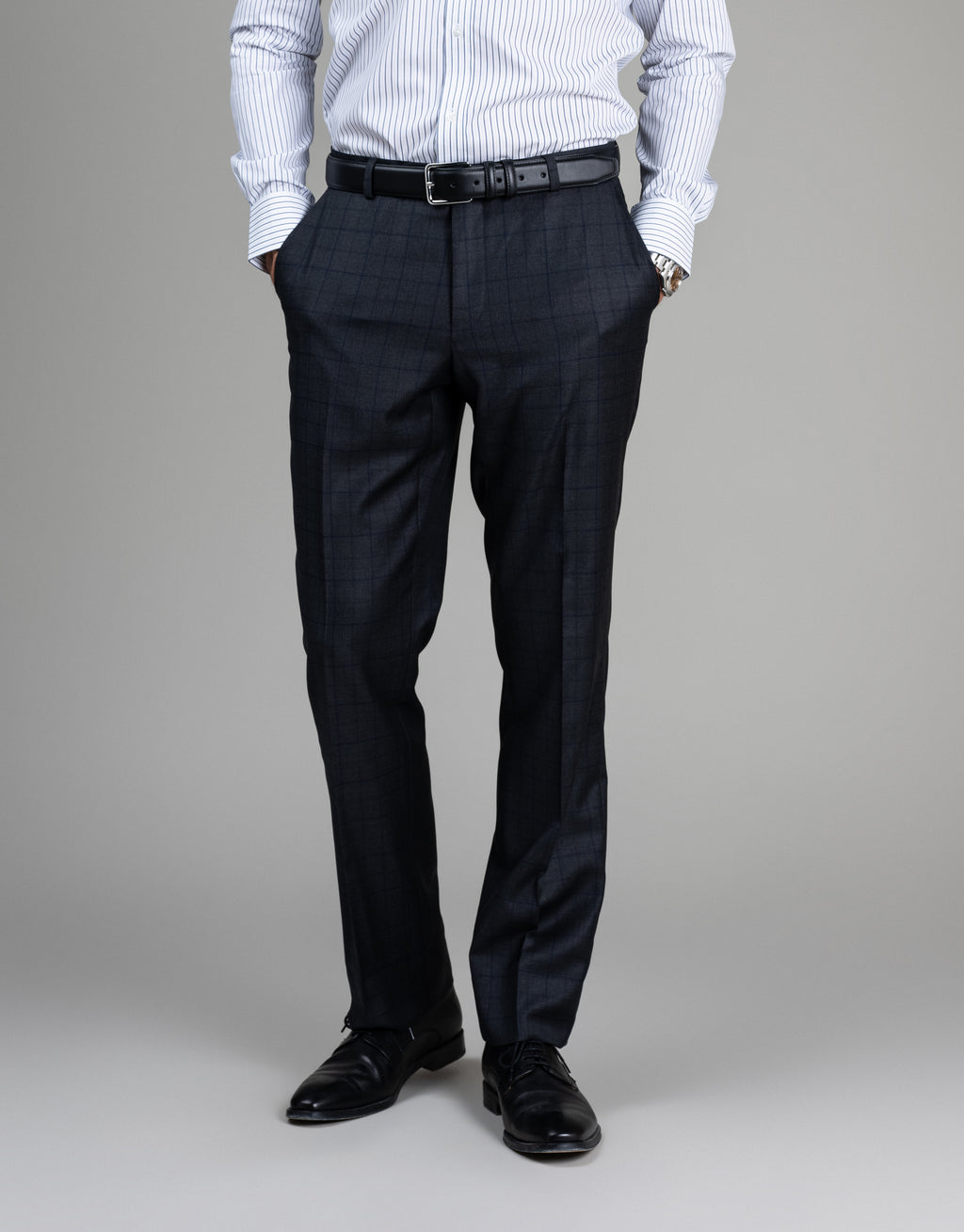 Tom is 185cm wearing size 84